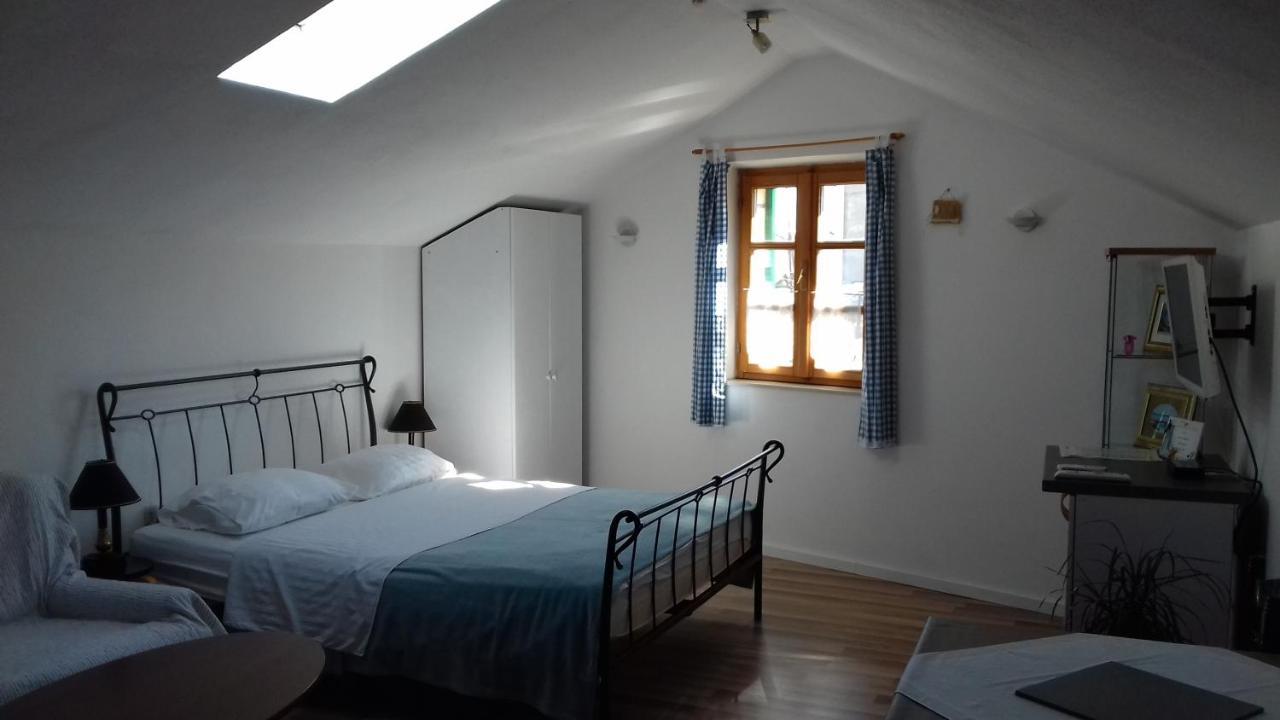 Apartments Mime - Small House Vodice Ngoại thất bức ảnh
