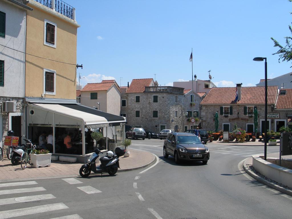 Apartments Mime - Small House Vodice Ngoại thất bức ảnh