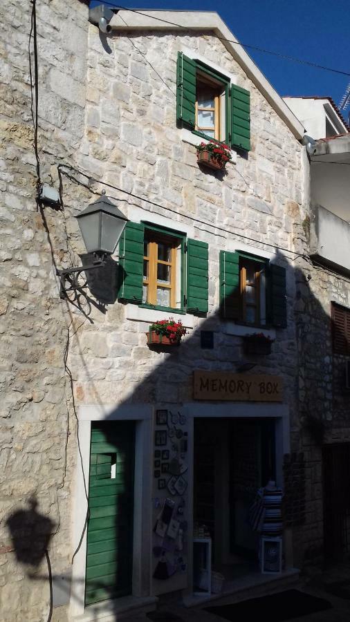 Apartments Mime - Small House Vodice Ngoại thất bức ảnh