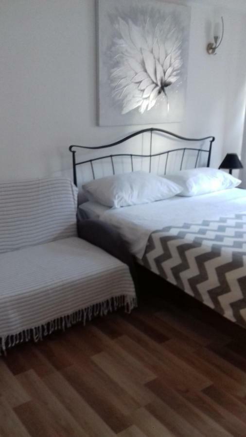 Apartments Mime - Small House Vodice Ngoại thất bức ảnh
